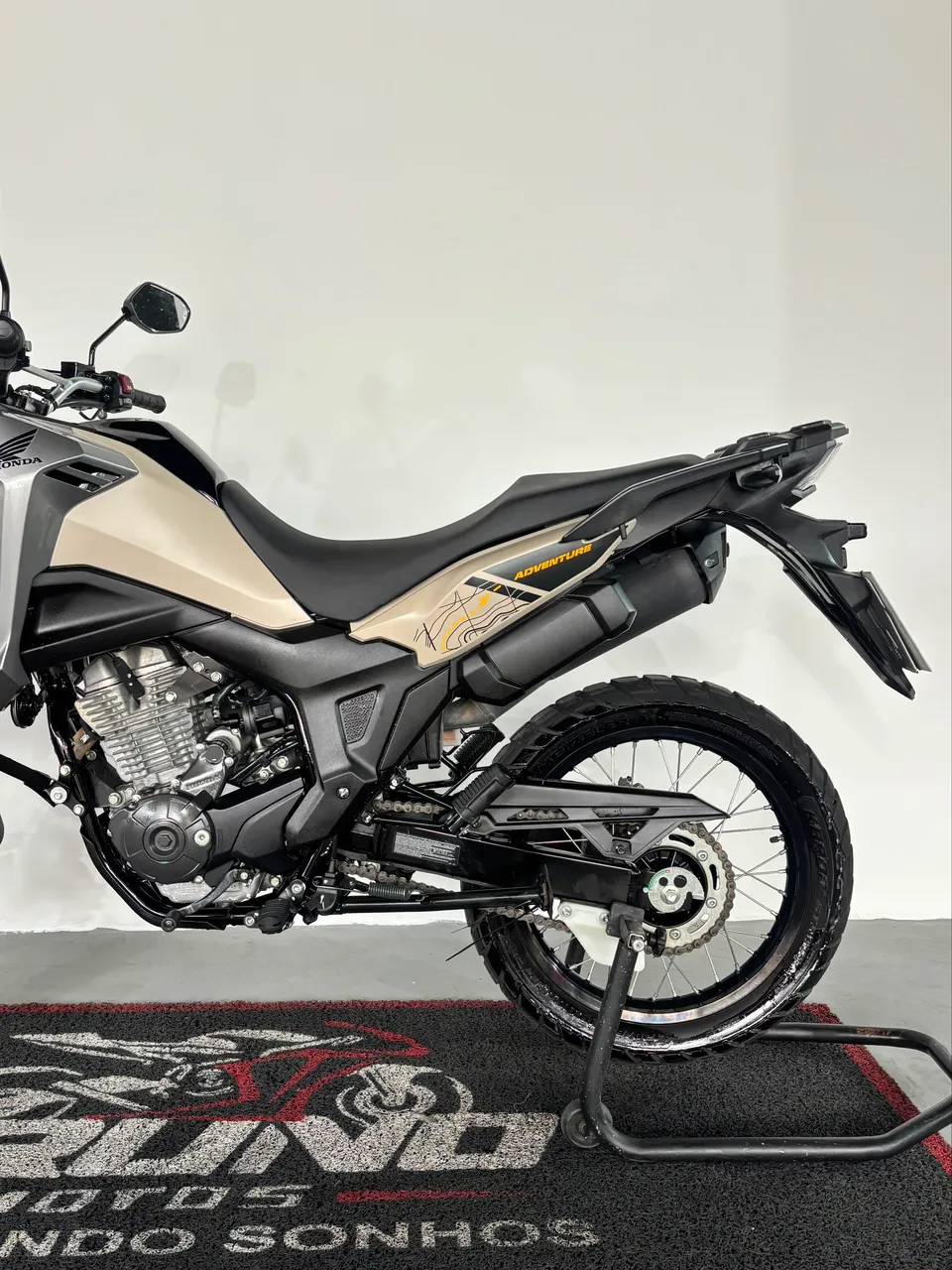 SAHARA 300 CILINDRADAS ADV 2024 — foto 6